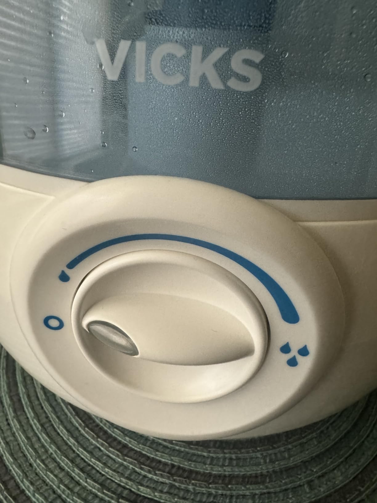 Vicks Filter-Free Ultrasonic Humidifier, Recommended by Pediatricians | 1.2 Gal Ultrasonic Cool Mist Humidifiers for Bedrooms & Kids Rooms, Works with Vicks VapoPads customer photo 2