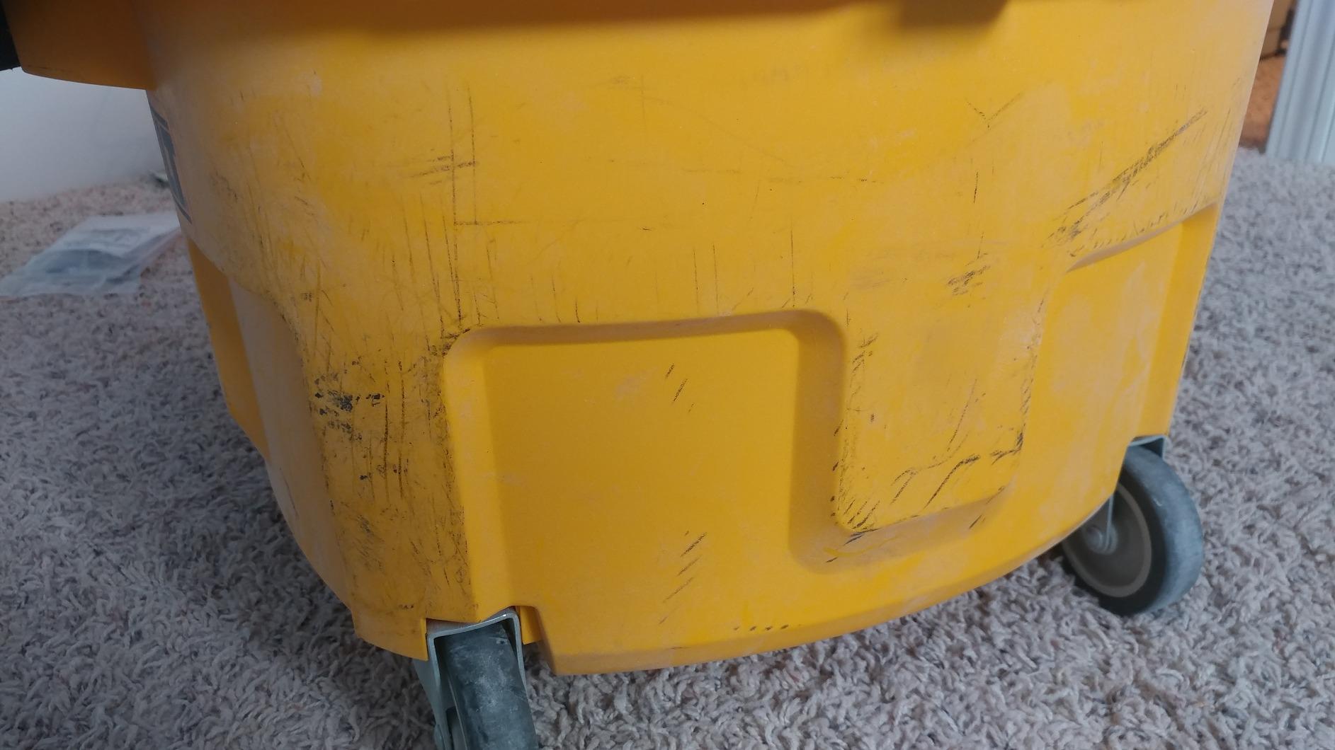 DEWALT DWV010 HEPA Dust Extractor with Automatic Filter Cleaning, 8-Gallon customer photo 2