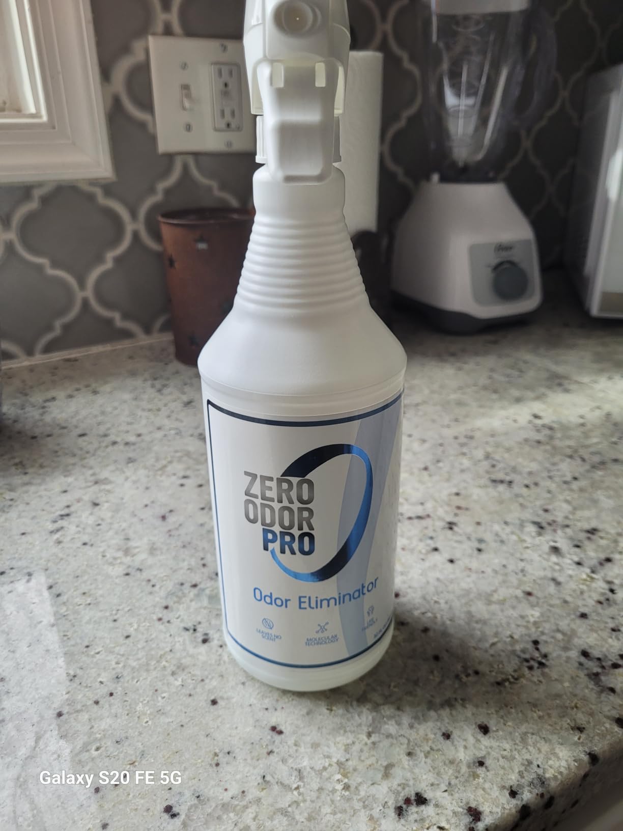 Zero Odor Pro Commercial Strength Odor Eliminator, Room Deodorizer and Air Freshener, Trigger Spray, 32 oz, White/Blue customer photo 1