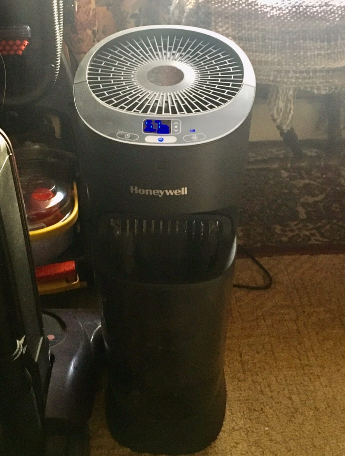 Honeywell Top Fill Tower Humidifier, Digital Humidistat, Black - Cool Mist Humidifiers for Bedroom, Home or Office with Space-Saving Tower Design customer photo 1