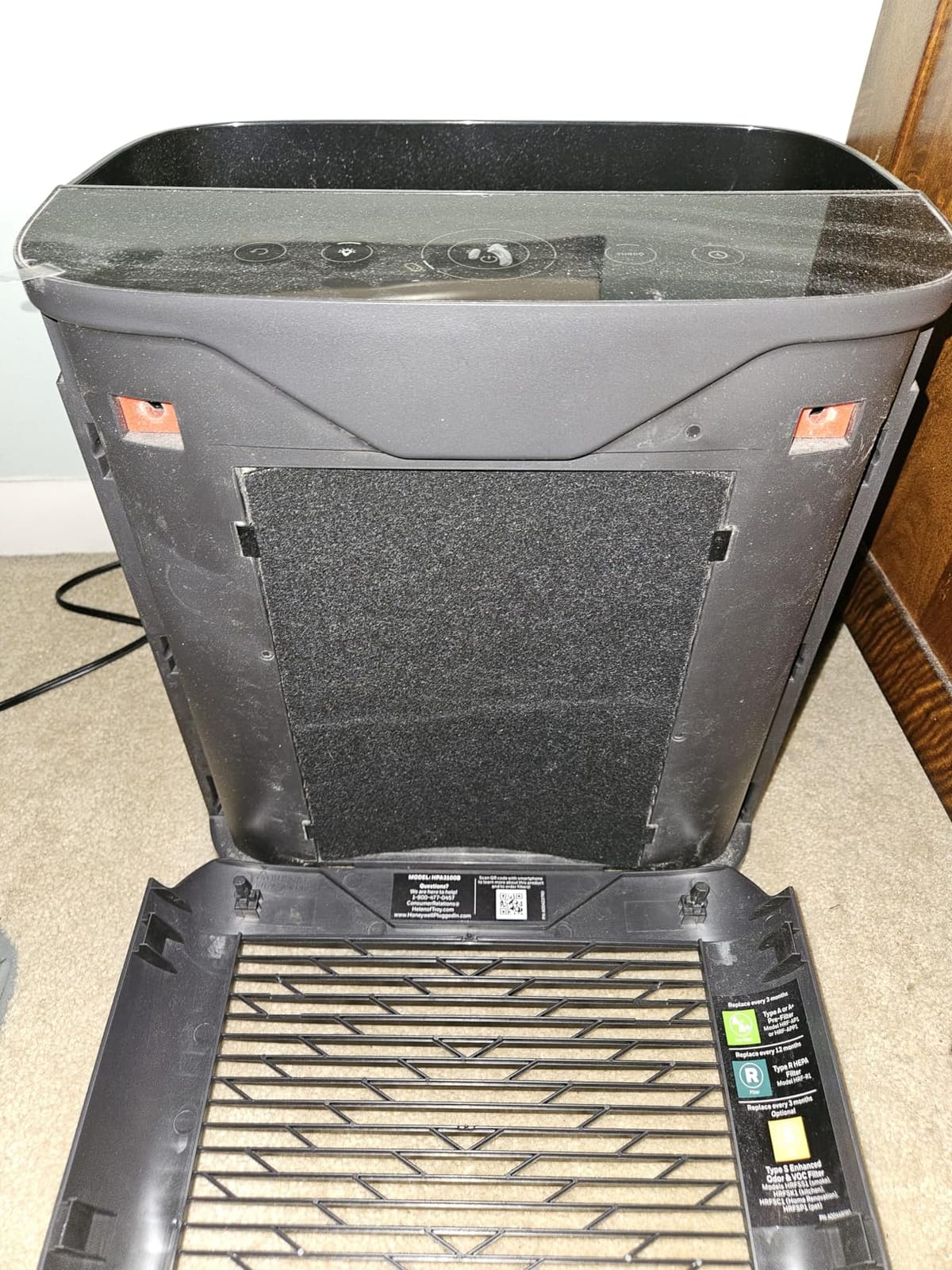 Honeywell HEPA Air Purifier Filter Kit, Includes 1 HEPA R, 4 A Pre-Filters | Complete HEPA and Carbon Filtration Kit for Smoke, Allergens, Pet Dander, Dust and Odor Reduction customer photo 2