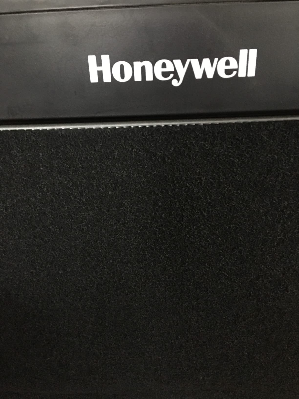 Honeywell HEPA Air Purifier Filter Replacement Kit for HPA300, HPA3300, HPA5300, HPA8350 series Air Purifiers, Value Combo Pack Includes 3 HEPA R & 4 A Carbon Pre-Cut Pre-Filters customer photo 1