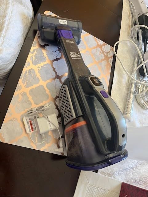 BLACK+DECKER dustbuster furbuster Pet Hair Vacuum with Motorized Pet Hair Brush, Handheld Vacuum Cordless for Home and Car, Rechargeable, Portable, Powerful Suction, AdvancedClean (HHVK515JP07) customer photo 2