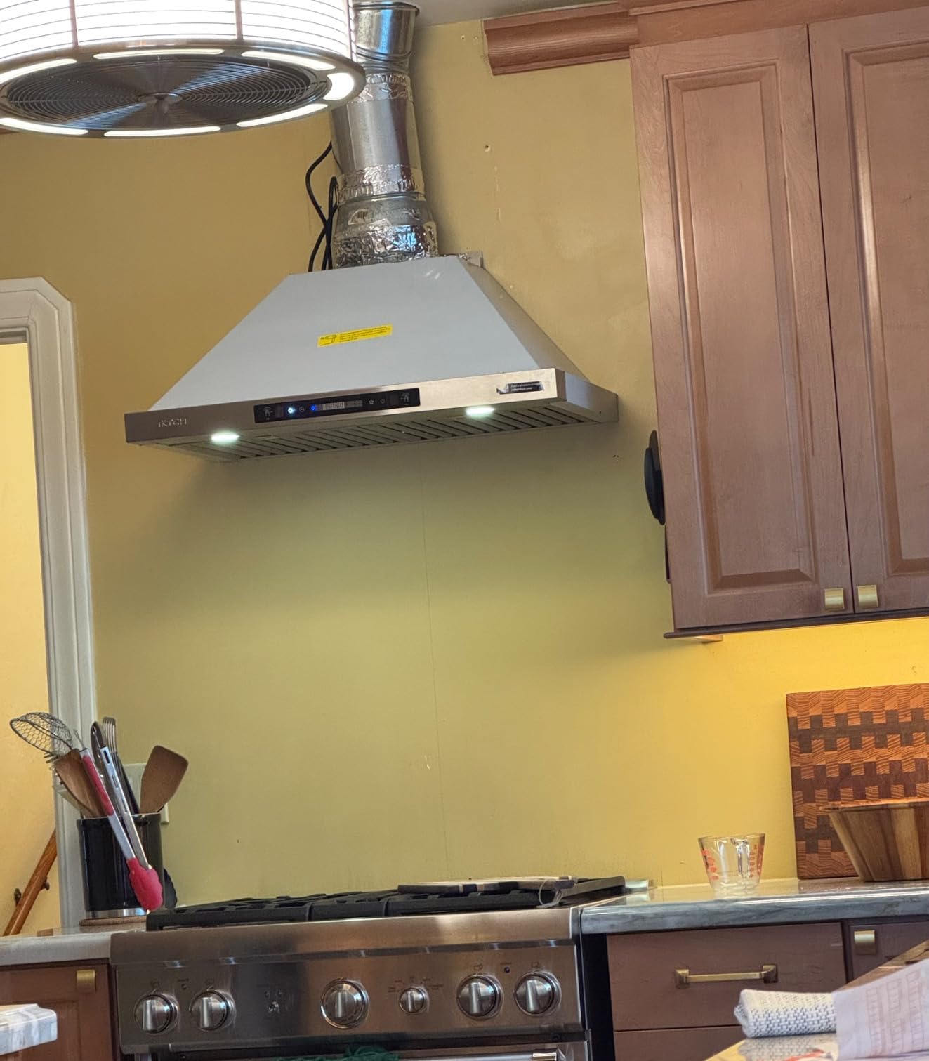 IKTCH 30-inch Wall Mount Range Hood 900 CFM Ducted/Ductless Convertible, Kitchen Chimney Vent Stainless Steel with Gesture Sensing & Touch Control Switch Panel, 2 Pcs Adjustable Lights(IKP02-30'') customer photo 2