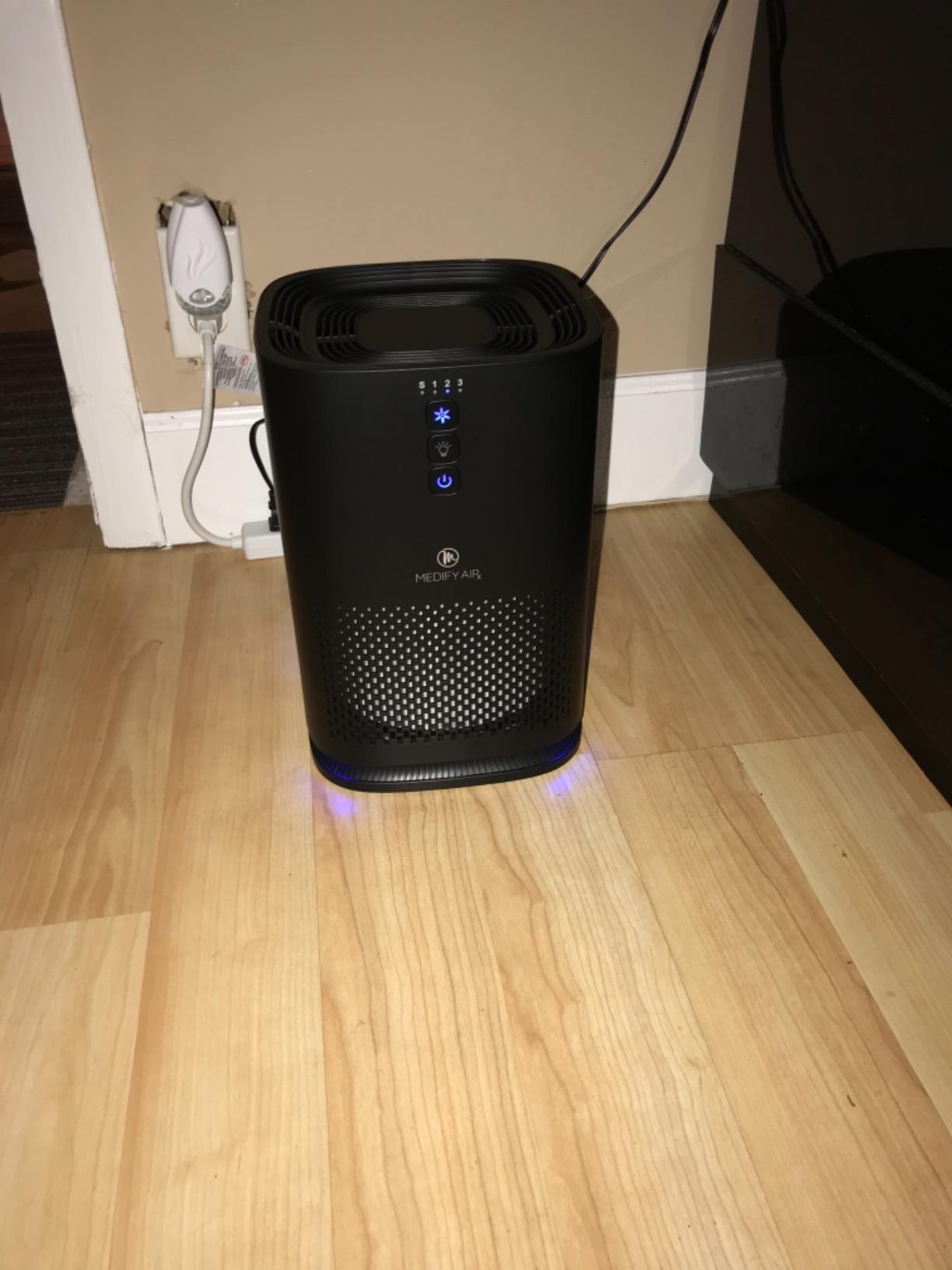 Medify MA-14 Air Purifier with HEPA Filter | 470 ft² per Hour for Smoke, Odors, Pollen, Pets | Removal to 0.3 Microns | Black, 2-Pack customer photo 1