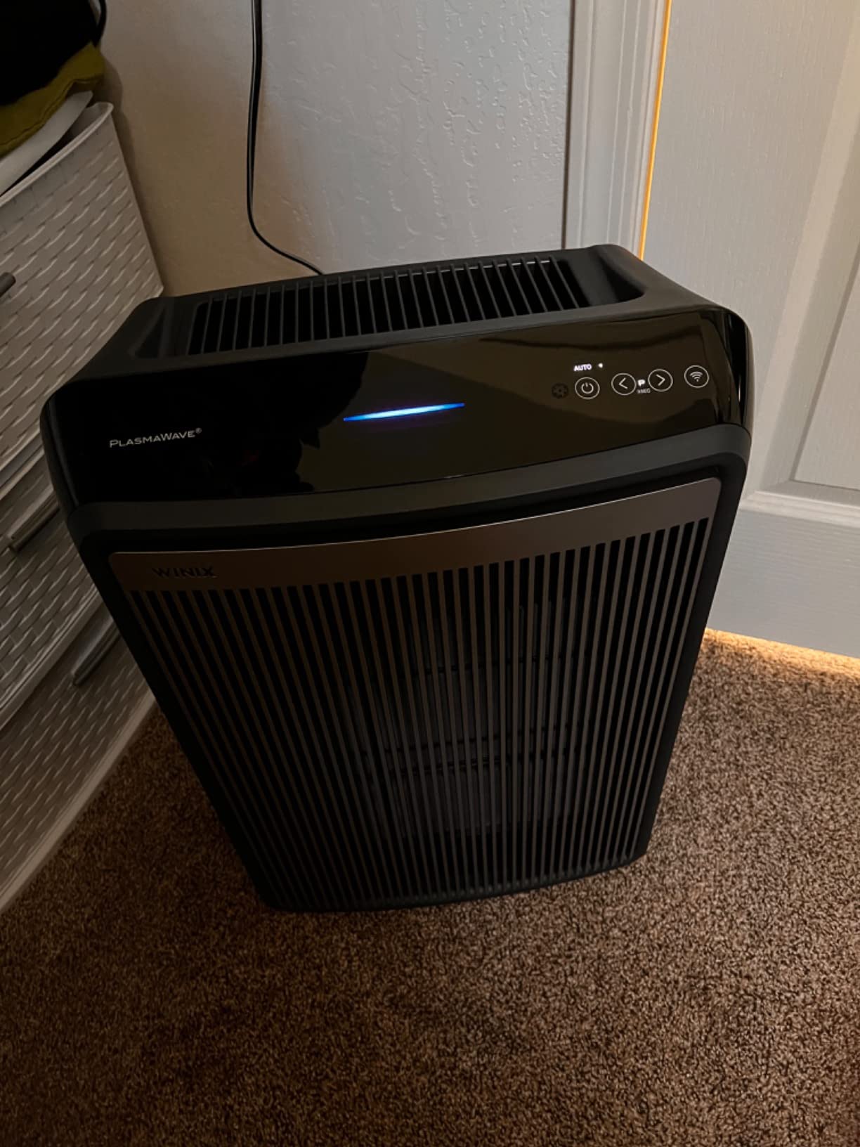 WINIX 9800 4-Stage True HEPA Air Purifier with WiFi and PlasmaWave, 500 Sq Ft, Black, Large customer photo 1