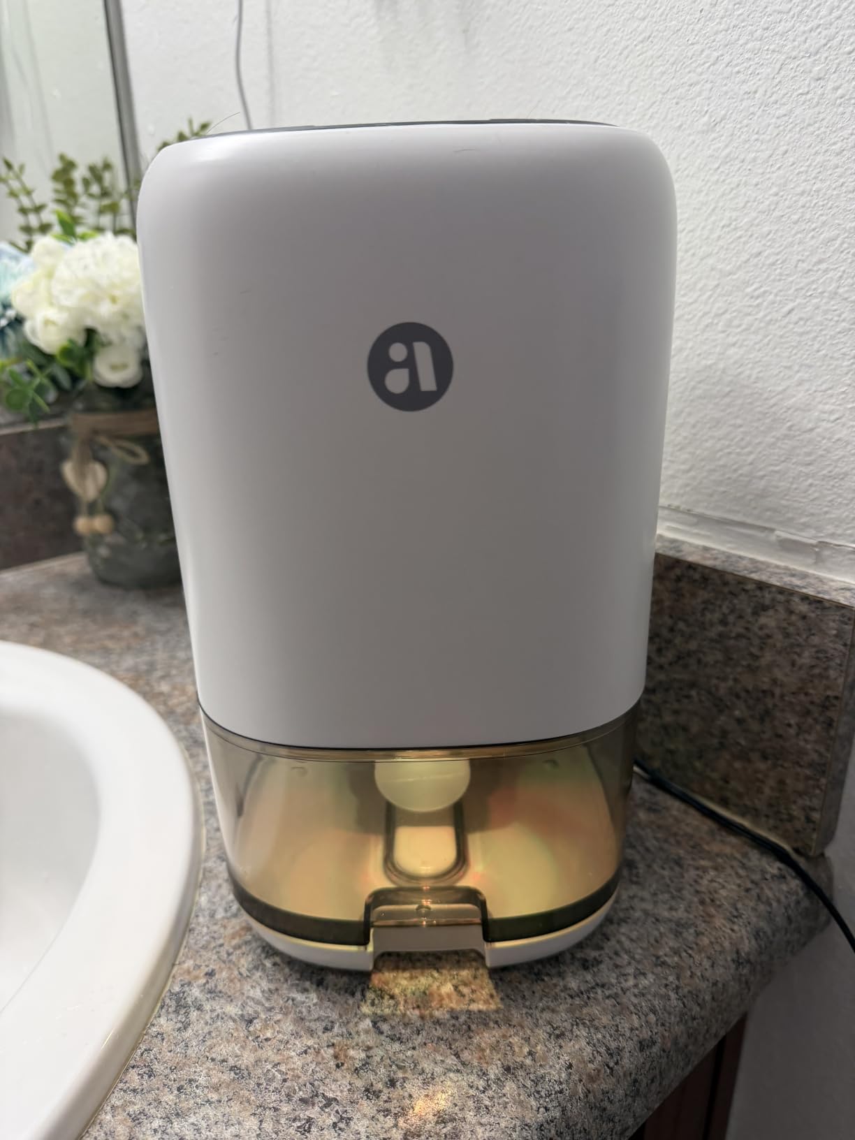 TABYIK 35 OZ Dehumidifier for Bedroom RV, Quiet with Auto Shut Off, White customer photo 1