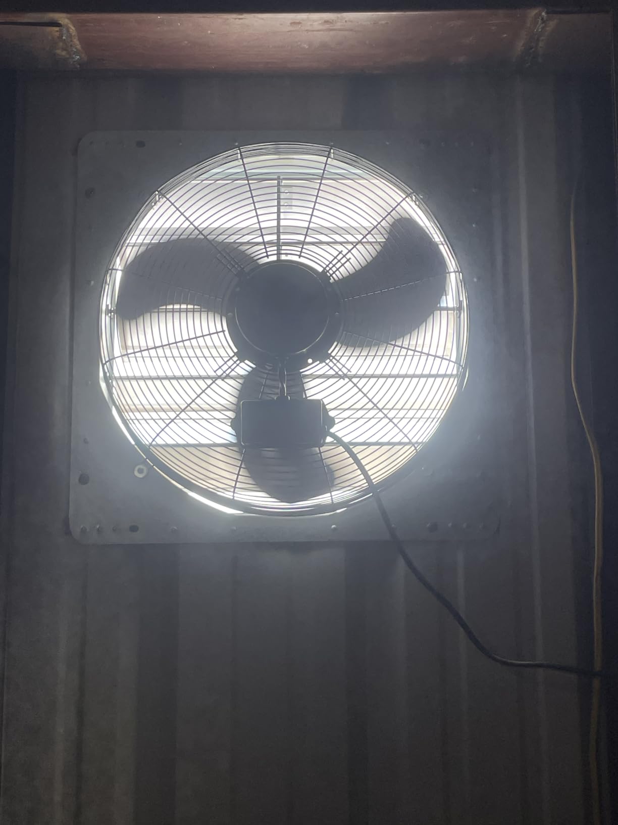 KEN BROWN 20 Inch Shutter Exhaust Fan With 1.65 Meters Power Cord Wall Mounted, High Speed 3500CFM, Vent Fan For Garages And Shops, Greenhouse,Attic Ventilation customer photo 1