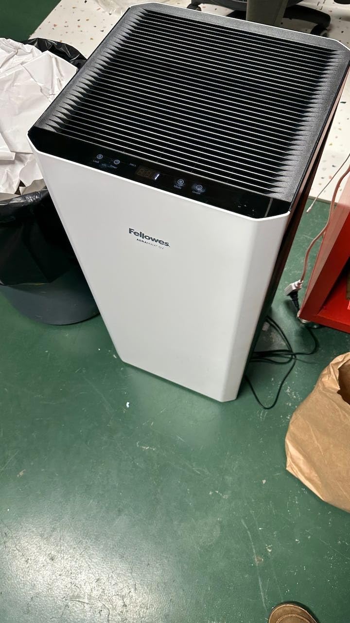 Fellowes AeraMax SV 4-Speed Large Room Air Purifier with True HEPA Air Filter and 3-Stage Allergen and Odor Purification, 4500 S. Ft. Coverage, 2 YEAR FILTER LIFE - 9794501 customer photo 1