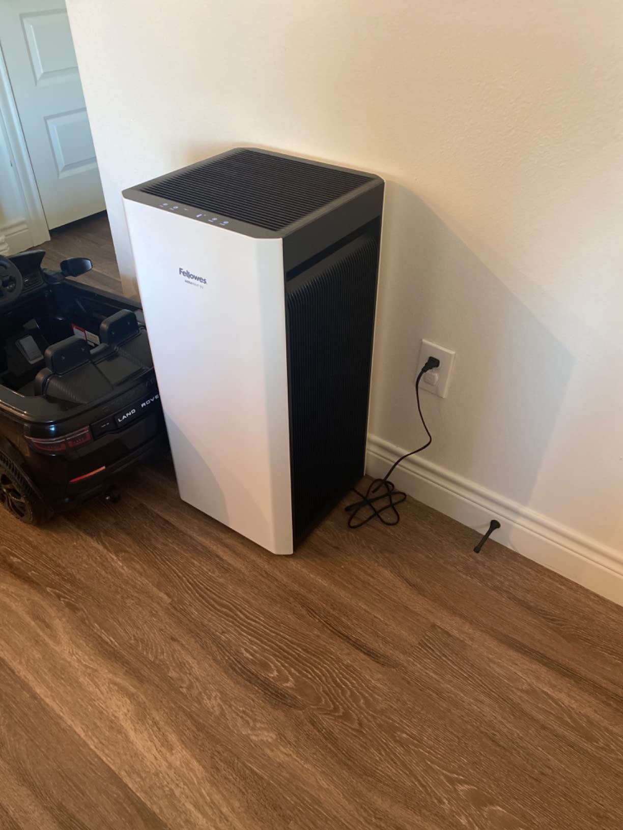 Fellowes AeraMax SV 4-Speed Large Room Air Purifier with True HEPA Air Filter and 3-Stage Allergen and Odor Purification, 4500 S. Ft. Coverage, 2 YEAR FILTER LIFE - 9794501 customer photo 2