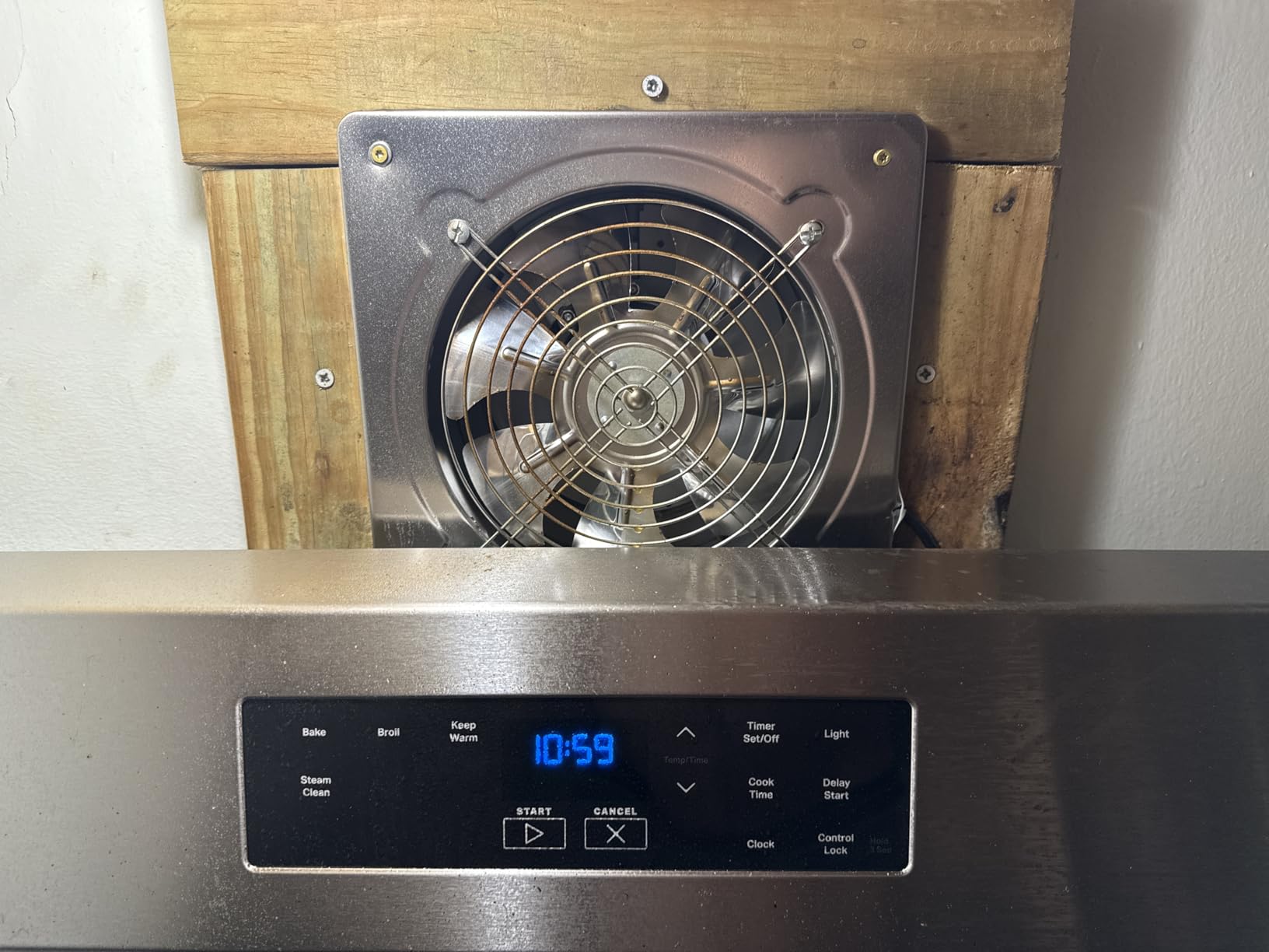 HG Power 10 Inch Metal Exhaust Fan with Switch, 988 CFM Powerful Garage Exhaust Fan with Damper, Potable Wall Mount Fan Fume Extractor Ventilation Fan for Shop, Shed, Basement, Chicken Coop, Silver customer photo 2