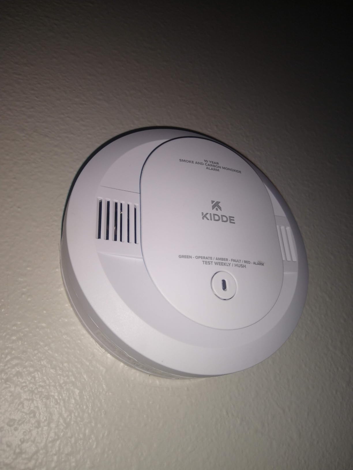 Kidde Smoke and Carbon Monoxide Detector, 10-Year Battery Powered, with Voice Alerts, LED Status Lights, 85 dB Alarm, 5 inches, 30CUD10-V, 1 Pack customer photo 1