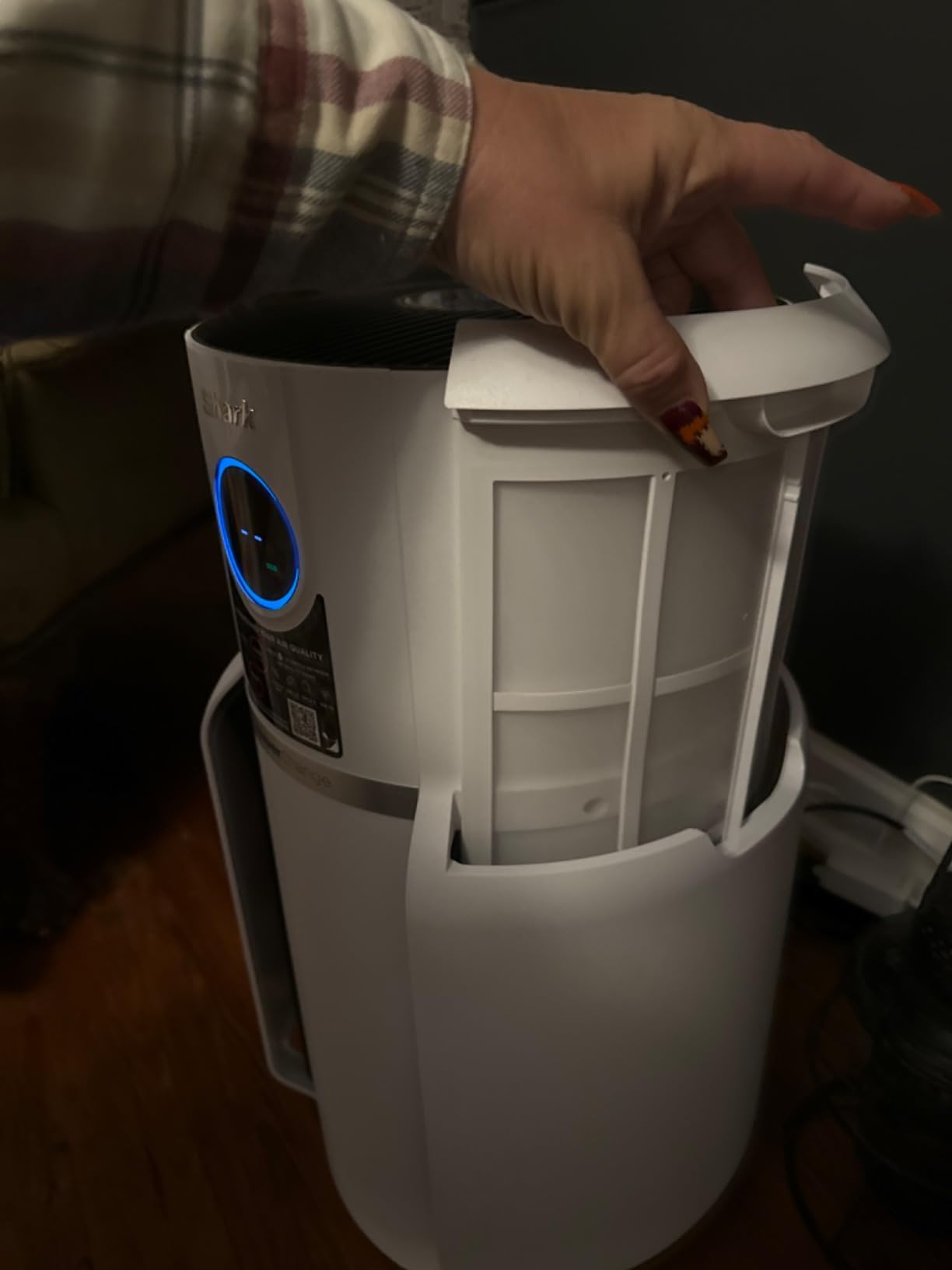 Shark NeverChange Compact Pro Air Purifier, HP071BRN, Winter Fog | For Bedroom, Nursery, Home Office, Dorm, HEPA-Exceeding Filter, Captures Pollutants, Pet Dander, Dust, Odor, Smoke, and More customer photo 1