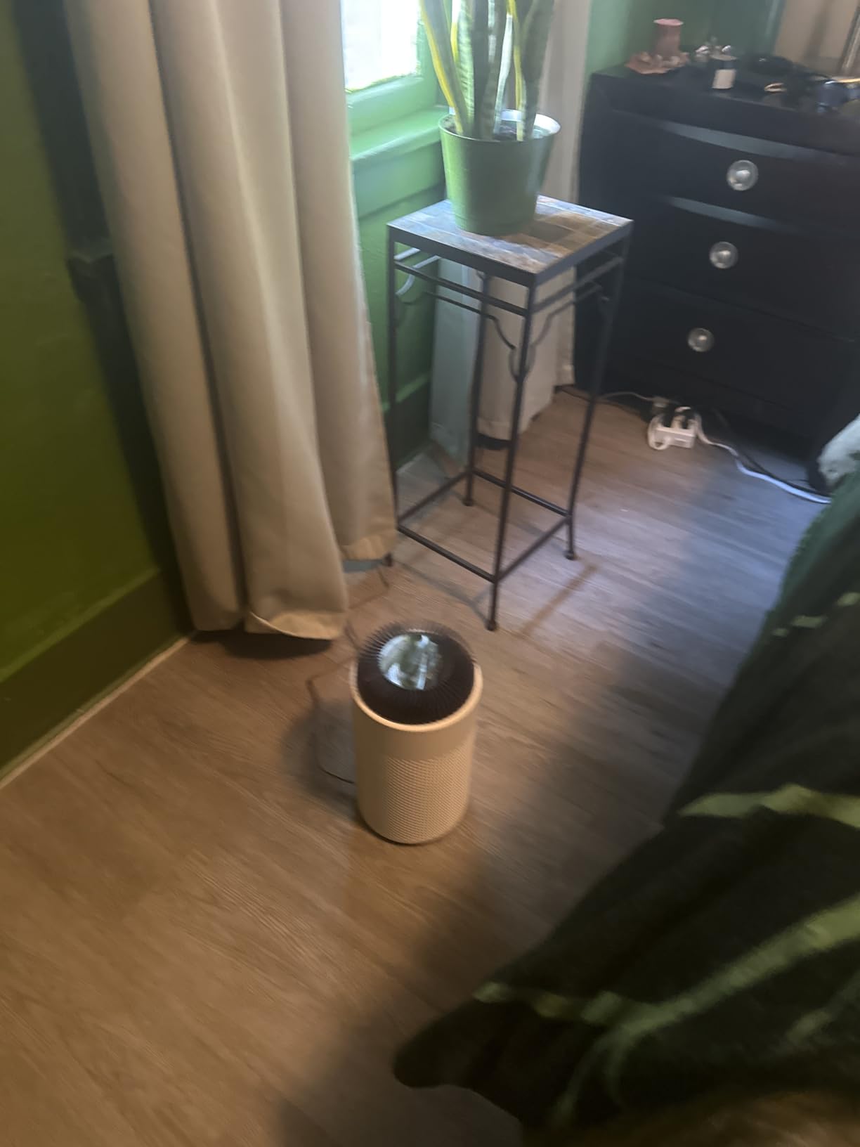 COWAY Air Purifier for Bedroom up to 500 ft², HEPA and Deodorization Filter for Smoke, Allergies, Pet Dander, AQI Monitor, Auto Mode, Filter Indicator, Night Light, 2yr Warranty, Airmega 50 White customer photo 1