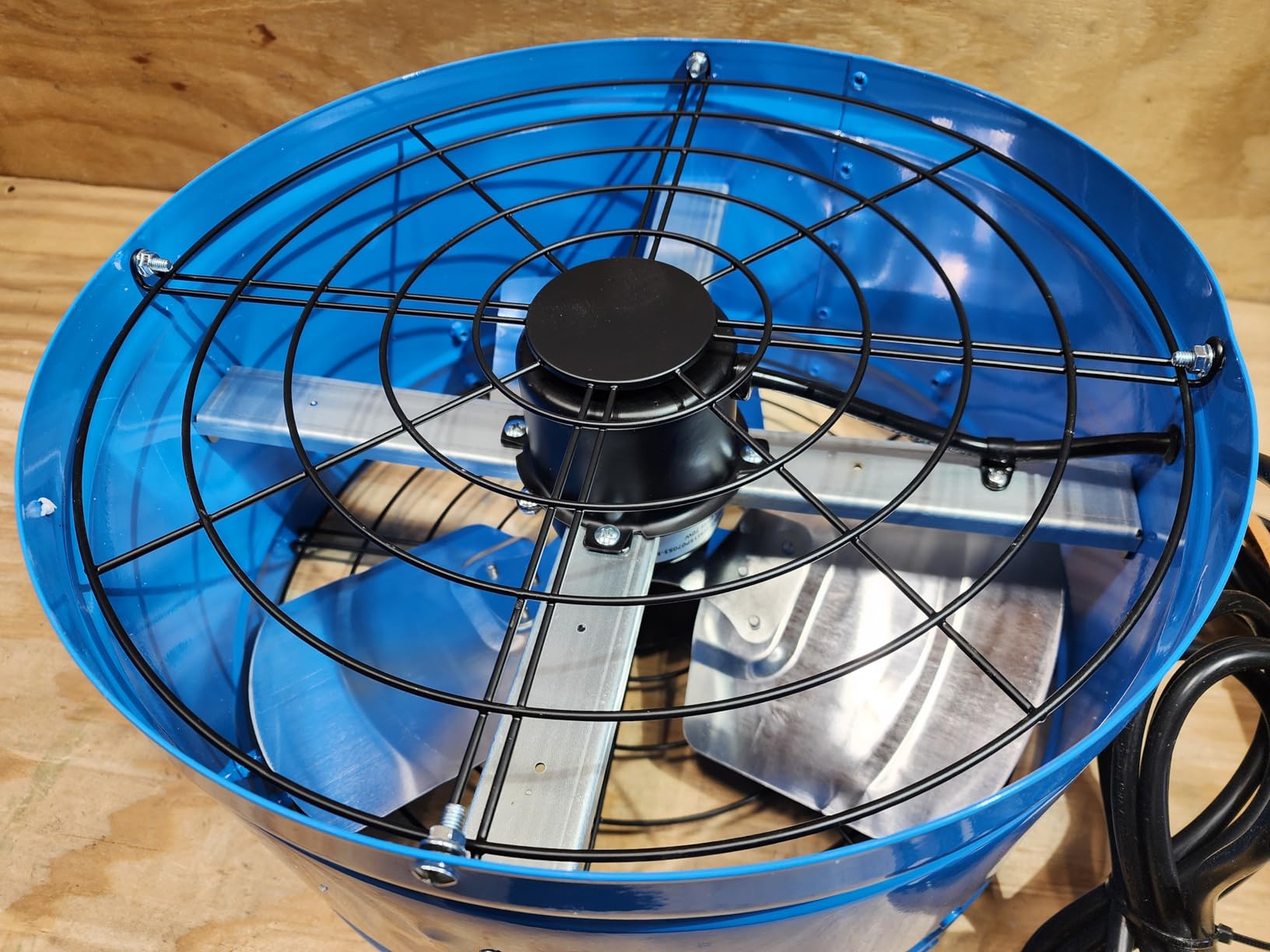 15'' Attic Fan with Thermostat and Remote, 1800 CFM Gable Vent Fan customer photo 2