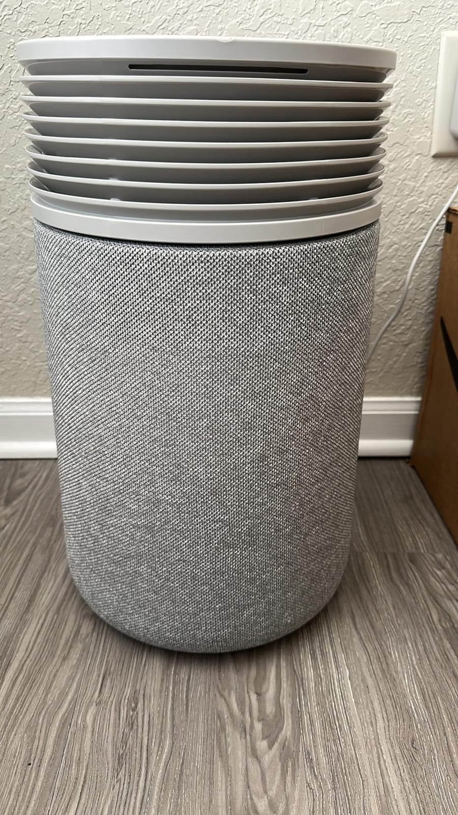Blue Signature SP3i Air Purifier for Medium Rooms up to 2,250 sq ft, HEPASilent Filtration, WiFi Smart Control, Auto Mode, Odor & Smoke Removal, Pet Hair & Dust, AHAM Verified, Table Design customer photo 2