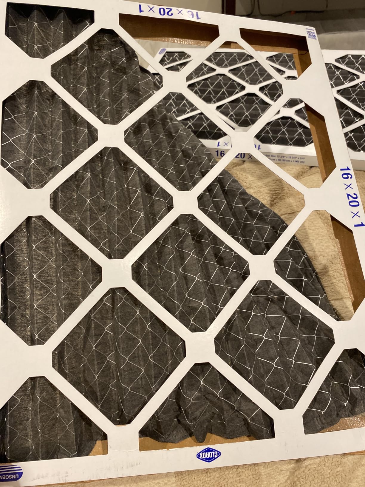 Clorox 16x20x1 Air Filter, MERV 8 with Carbon, Reduces Pet Smells, Cooking Smells and More, Pleated HVAC AC Furnace Filter, 4-Pack (Actual Size 15.75 x 19.75 x 0.75), Made in USA customer photo 2