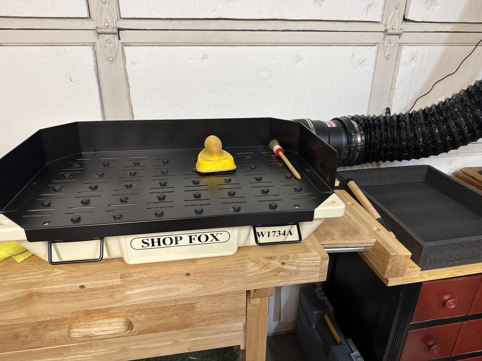 Shop Fox W1734A 15-Inch by 25-Inch Downdraft Sanding Table customer photo 1
