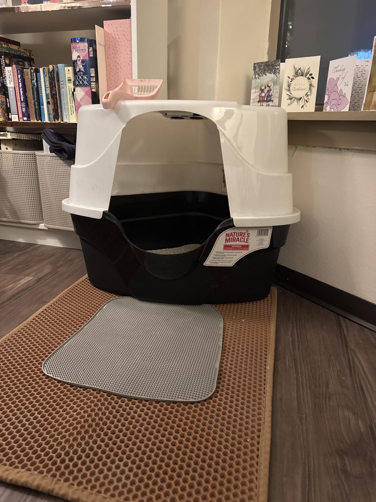 Nature's Miracle Advanced Hooded Corner Cat Litter Box with Charcoal Filter customer photo 2