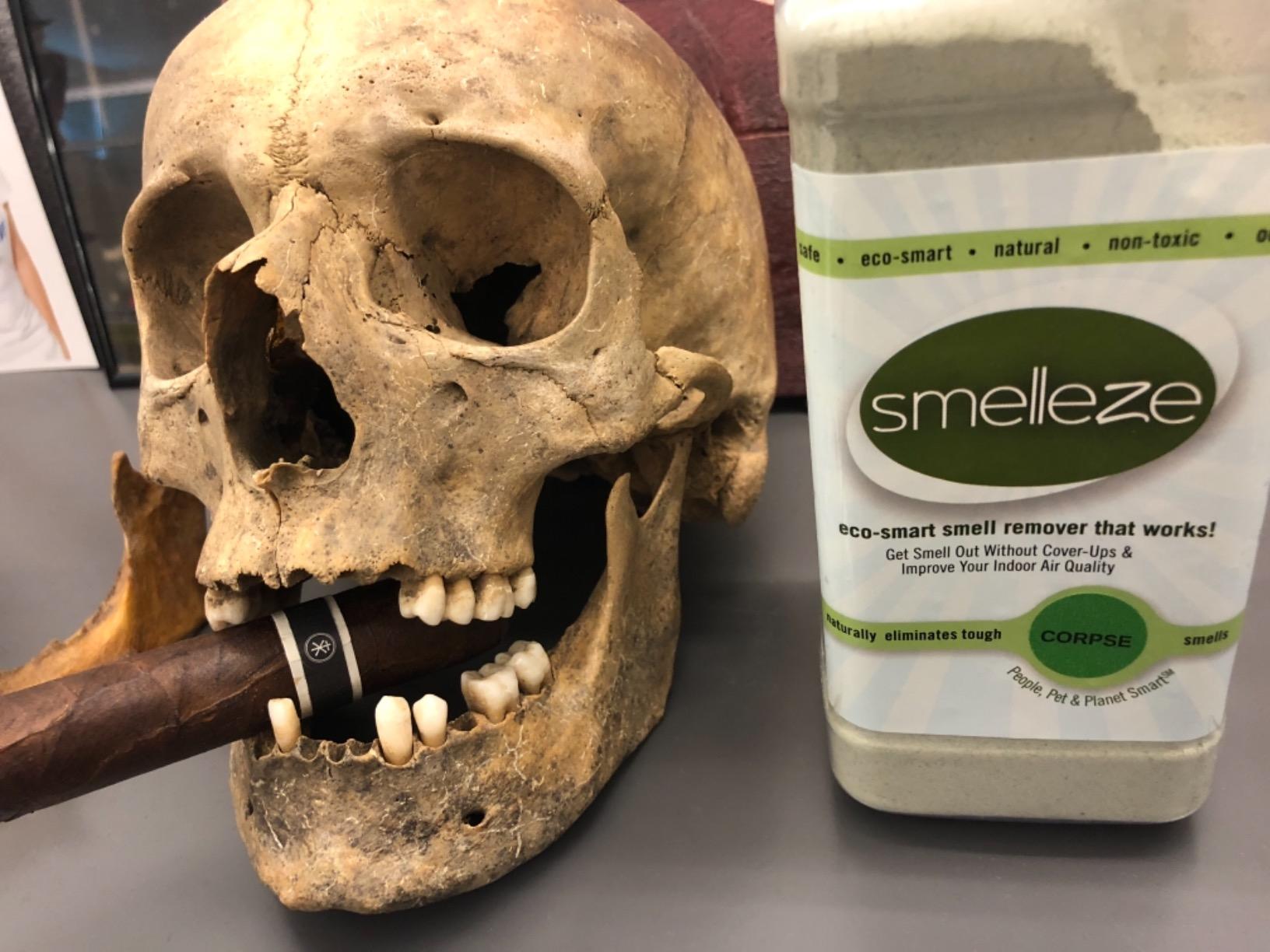 SMELLEZE Corpse & Cadaver Odor Absorber Powder, Fragrance-Free, 2 lb customer photo 1