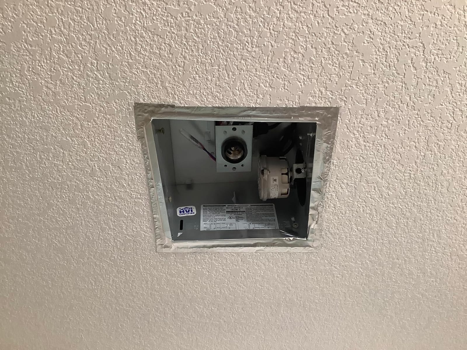 Broan® Ceiling Bathroom Exhaust Fan/Infrared Heater, 70 CFM, 250-Watt customer photo 2