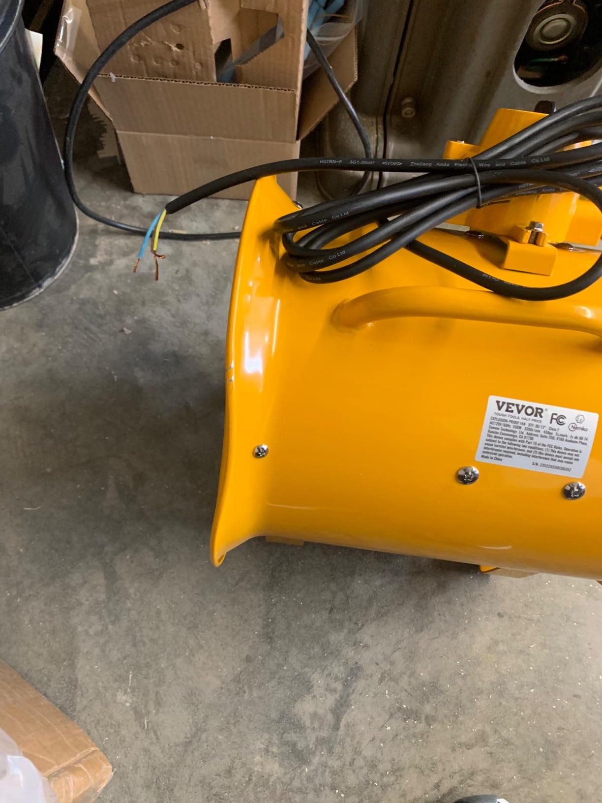 VEVOR Explosion Proof Fan 12 Inch, 550W, Industrial Portable Ventilator Blower/Exhaust with 9.8ft Light Cord -No Plug customer photo 2