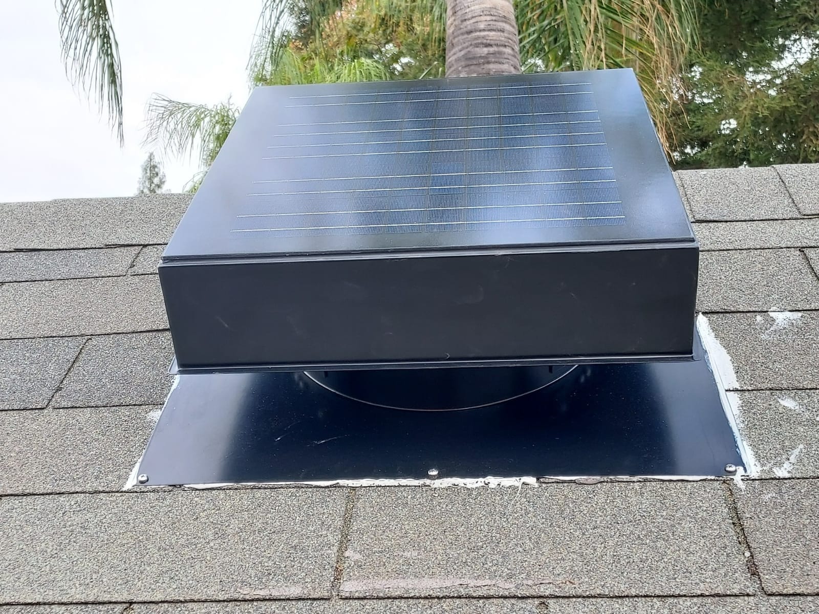 Remington Solar 20 Watt Roof Mount Solar Attic Fan - Round Series customer photo 2
