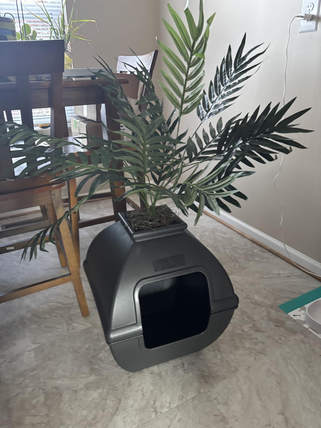 Good Pet Stuff Courtyard Hidden Litter Box Planter, Decorative Cat Litter Enclosure with Carbon Filter, Artificial Palm Plant, Square Design, Easy To Clean, Base Kit, Mocha Brown customer photo 1