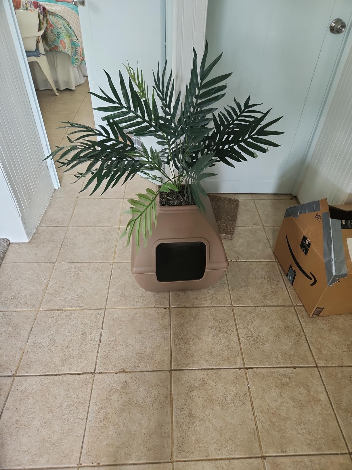 Good Pet Stuff Courtyard Hidden Litter Box Planter, Decorative Cat Litter Enclosure with Carbon Filter, Artificial Palm Plant, Square Design, Easy To Clean, Base Kit, Mocha Brown customer photo 2