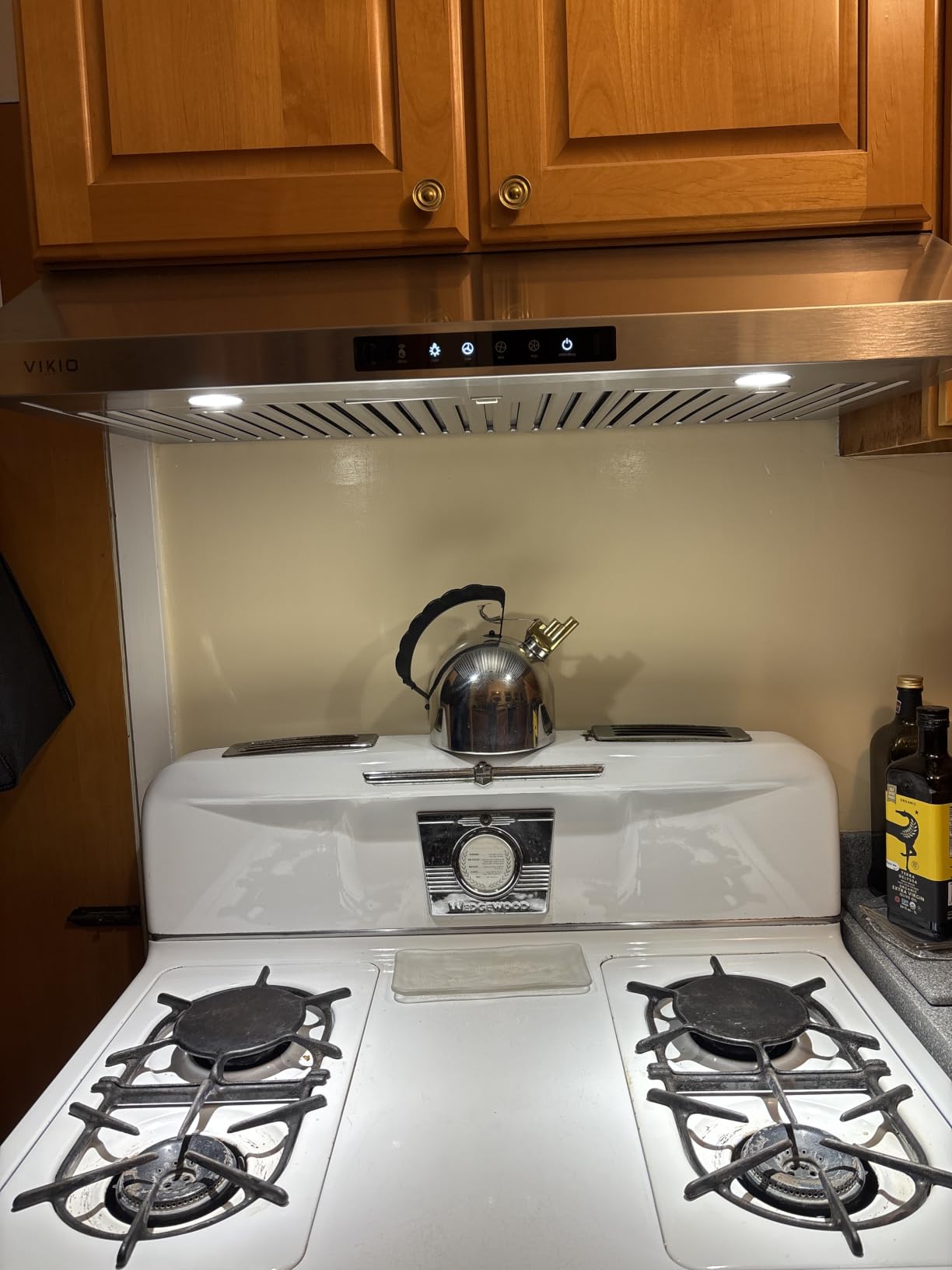 VIKIO HOME 30 Inch Under Cabinet Range Hood, 980CFM Fast Venting Ducted, Kitchen Hood With 3 Speed Gesture Sensing & Touch Control, Stainless Steel Stove Hood With LED Light And 2 Baffle Filters customer photo 2