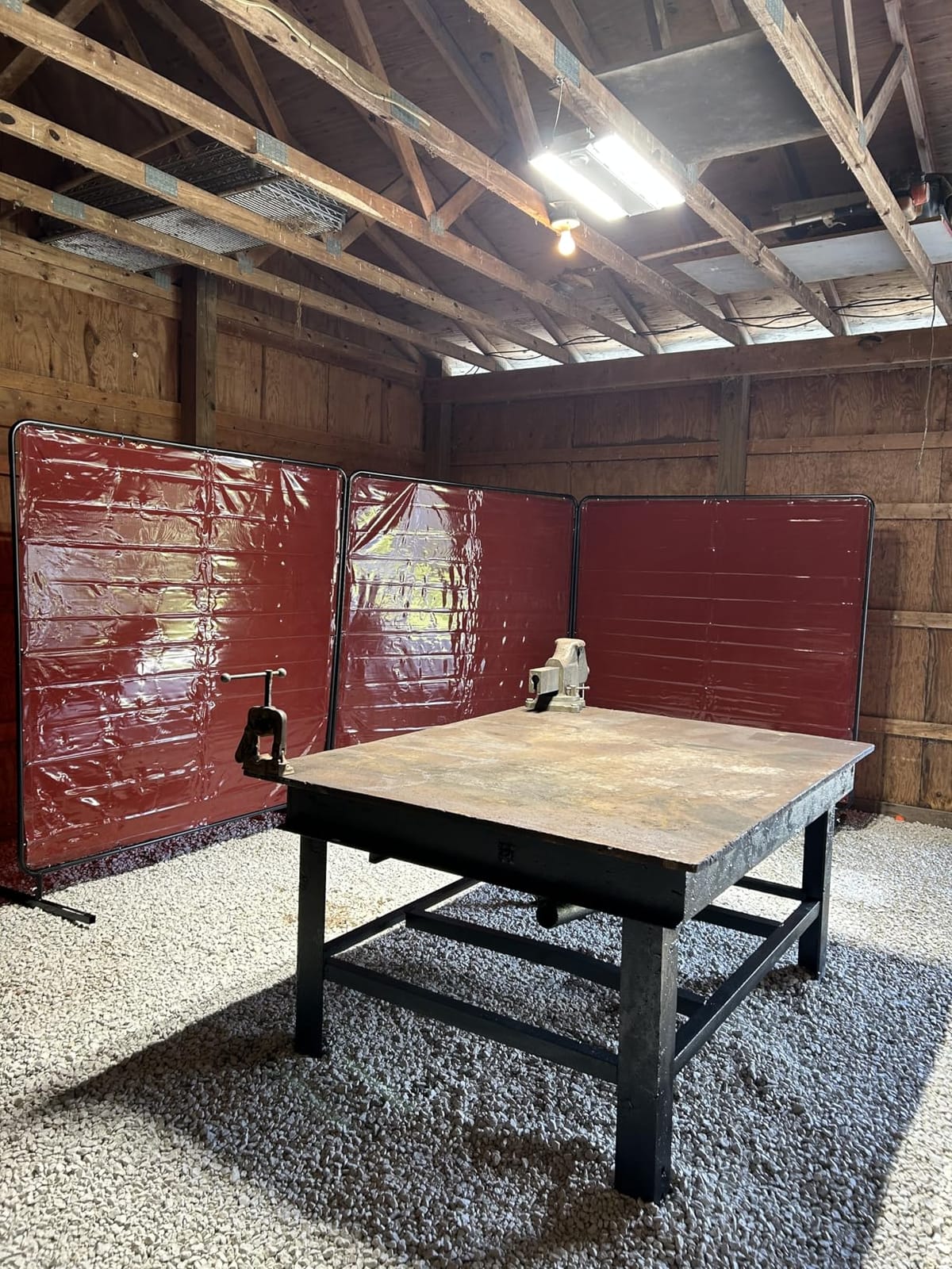 VEVOR 3-Panel Welding Screen 6 x 6 ft with Frame and 12 Swivel Casters customer photo 2