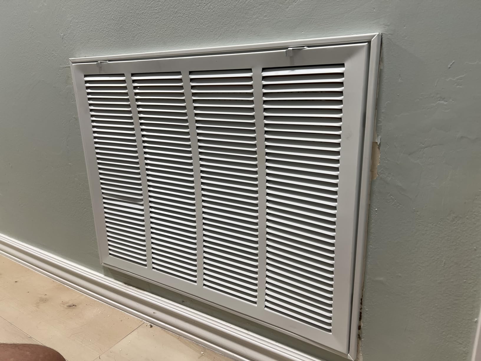 VEVOR Return Air Filter Grille, Fits W20 x H30 Inch Duct Opening, Filter Not Included, Return Air Vent Cover for Wall, Powder-Coated Steel Return Air Grill Detachable Face/Door for 1 inch Filters customer photo 2