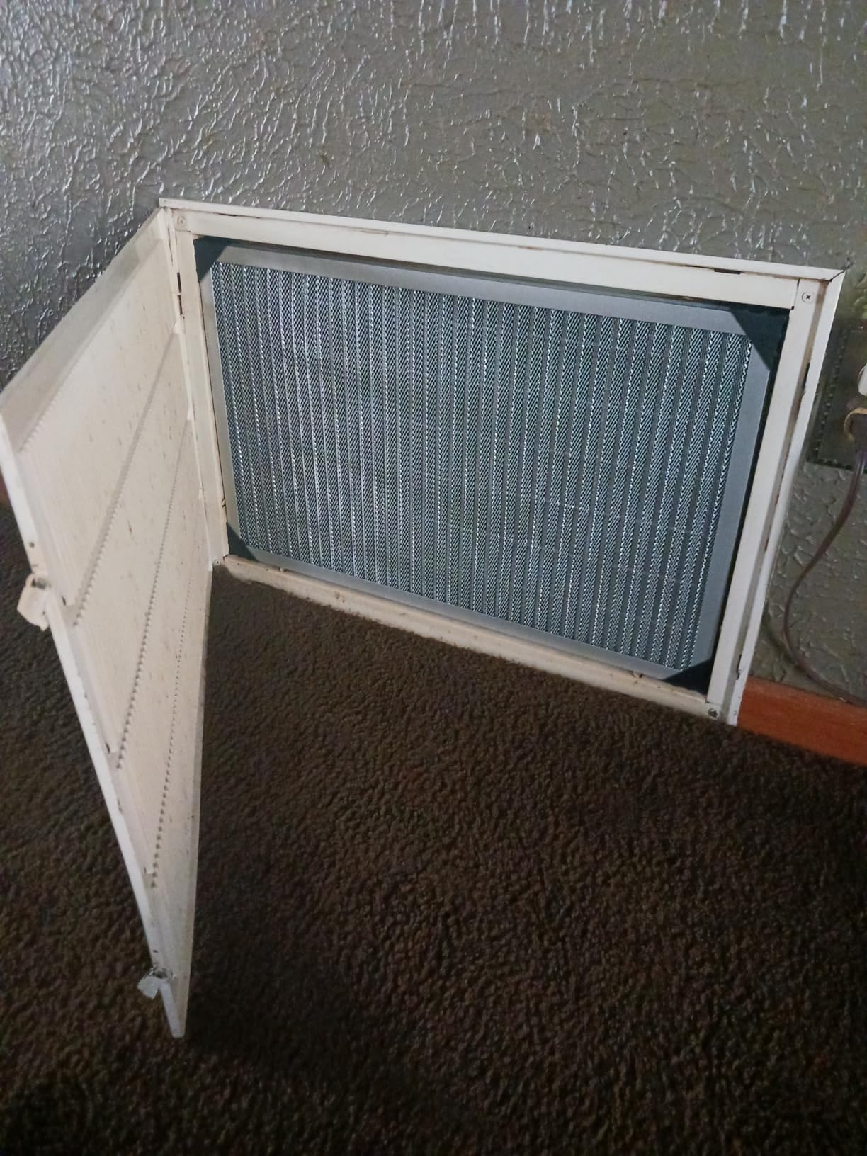 VEVOR 20x25x1 inch Electrostatic Air Filter, AC/HVAC Furnace Filter Washable & Reusable Aluminum, MERV 8 Long Lifetime, Home or Office (Actual Size: 19.75 x 24.65 x 0.82 in) customer photo 2