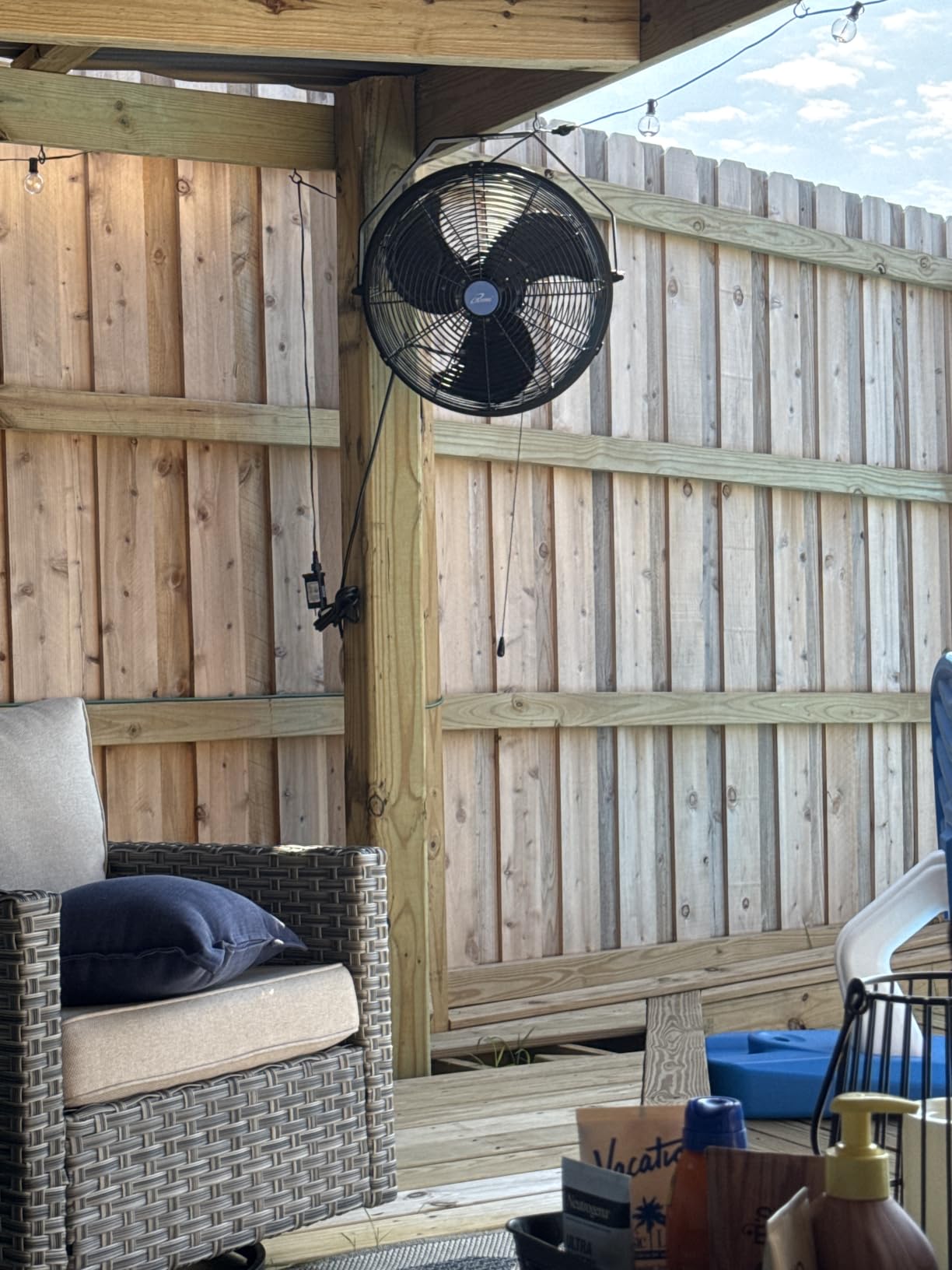 iLiving 20 Inch Wall Mount Fan, 4750 CFM High Velocity Metal Fan with 3 Speeds, Sealed Motor & 360° Tilt, Heavy Duty Wall/Ceiling Mount Fan for Garage, Warehouse, Barn, Greenhouse, Workshop customer photo 1