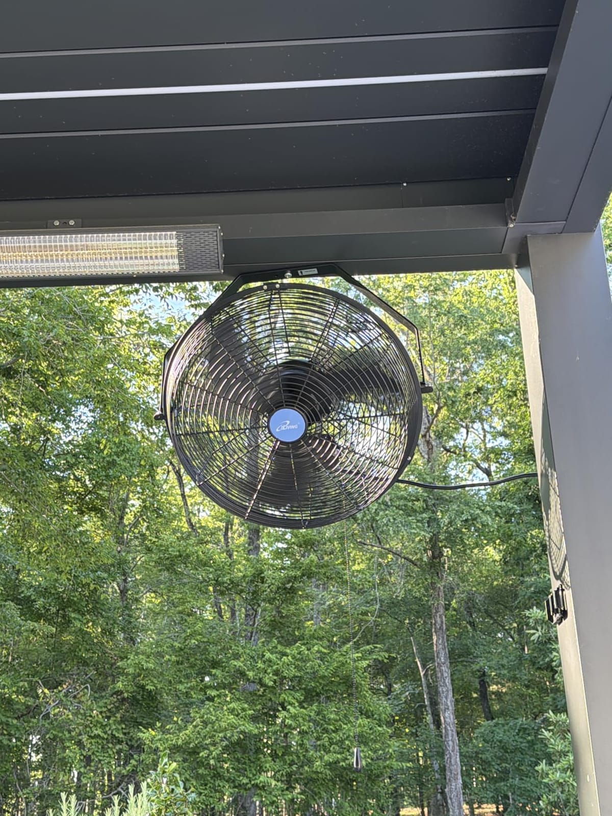 iLiving 18 Inch Wall Mount Fan, 4550 CFM High Velocity Metal Fan with 3 Speeds, Sealed Motor & 360° Tilt, Heavy Duty Wall/Ceiling Mount Fan for Garage, Warehouse, Barn, Greenhouse, Workshop customer photo 2